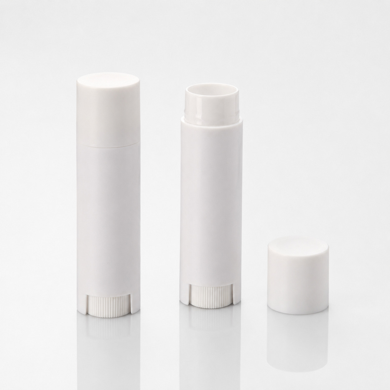 Hote Sale Simple 5g Oval Lip Balm Tube Packaging in White PP Material Plastic Small Deodorant Lipstick Container Direct Filling - LB152
