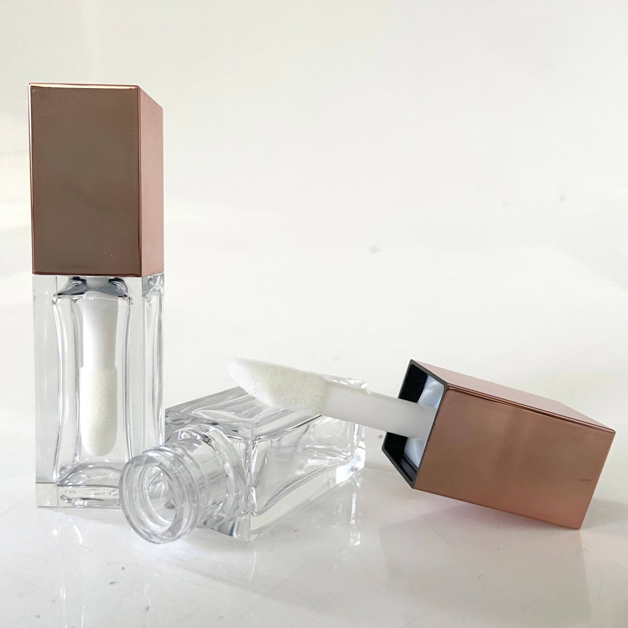 Eco Friendly Plastic Transparent 7ml 8ml Blush Lip Gloss Tube Lip Oil Packaging With Big Brush Applicator - LG1307 - Image 3